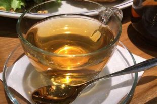 इस लेख में हमने आपको ग्रीन टी के साइड इफेक्ट green tea ke side effects की डिटेल में जानकारी दी है। हमने यह भी बताया है कि इसे लेकर बाजार में जो हवा उड़ रही है उसमें कितनी सच्चाई है।